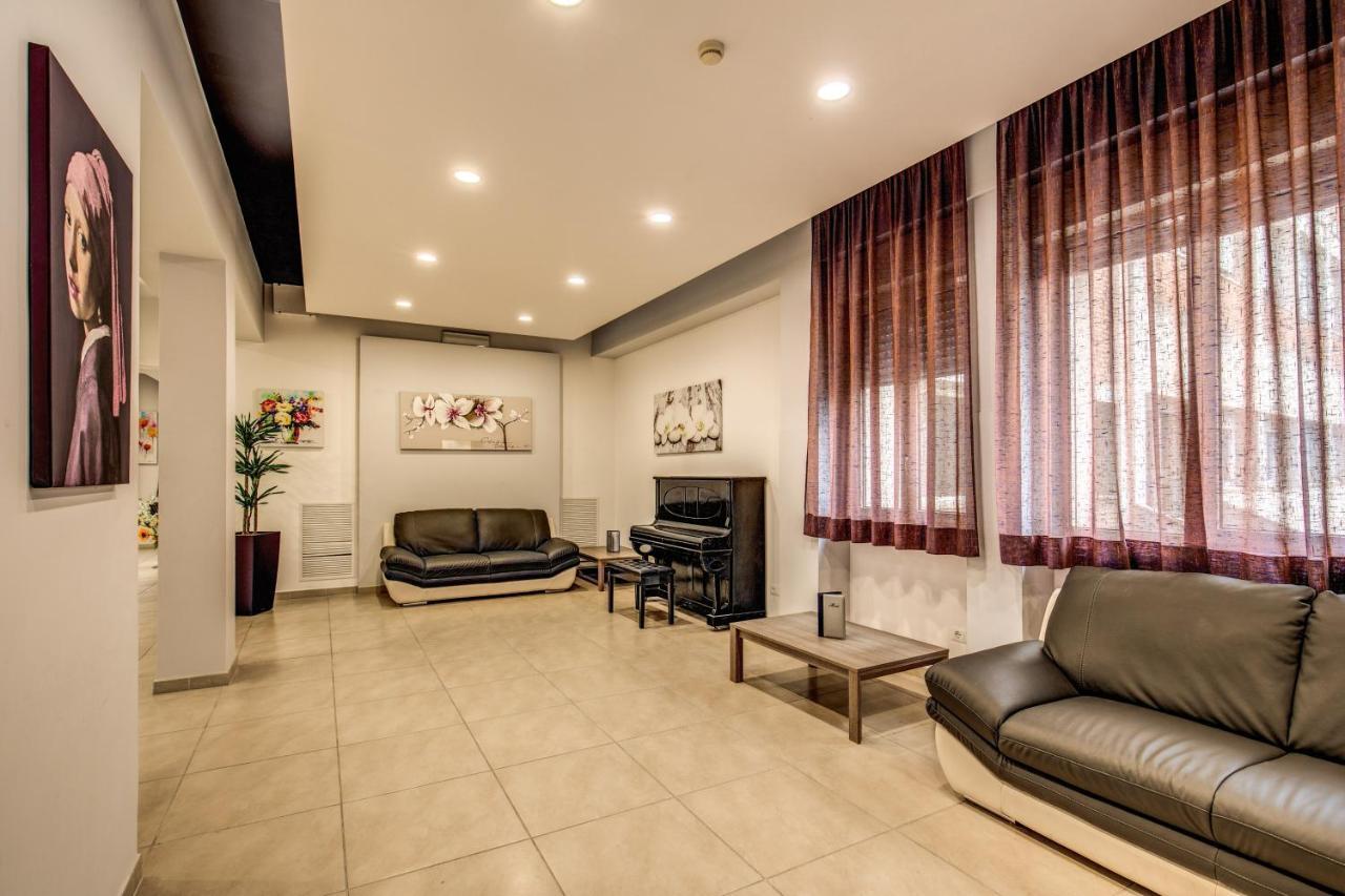 Domus Urbis Hotel 2*